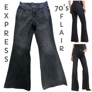 Express ‘70’s Flare Mid Rise Black Rinse Jeans Sz 6R